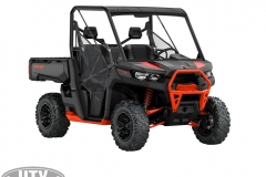 2019 Defender XT-P HD10 Carbon Black _ Can-Am Red_3-4 front